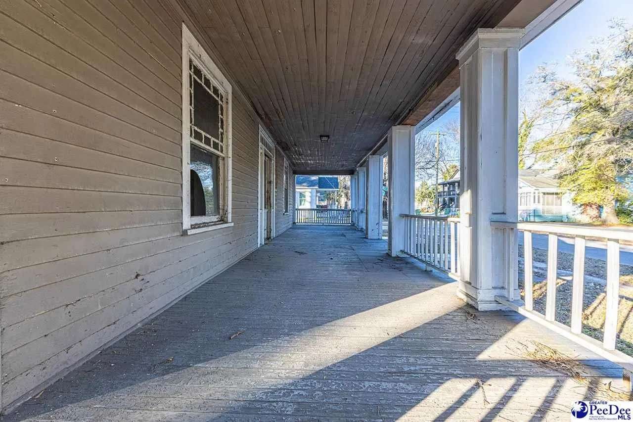 1918: Historic Southern Charmer in Florence, South Carolina